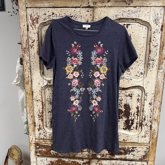 Umgee Dresses & Skirts - L Umgee Navy Floral Embroidered Women's Dress